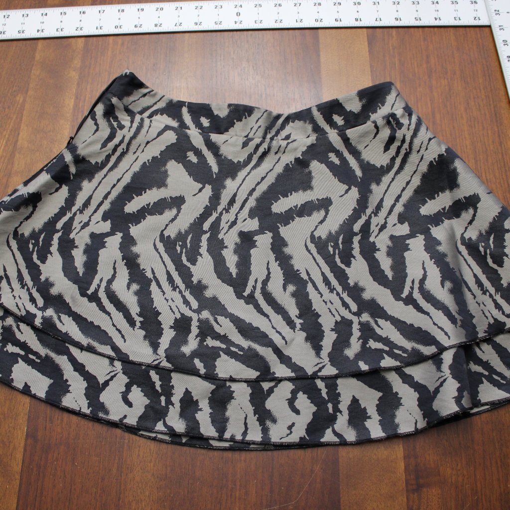 Bebe Animal Print Flared Tier Skirt Size X-Small Nwt